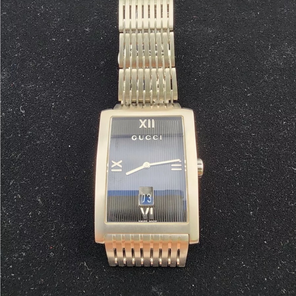 Men's Watch Gucci Timepieces 8600M Stainless Steel Black Dial Swiss Made #66 run - Picture 2 of 5